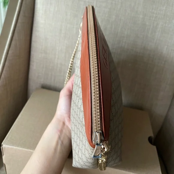 Authentic Celine vintage clutch crossbody bag (WN18) - Picture 5 of 9